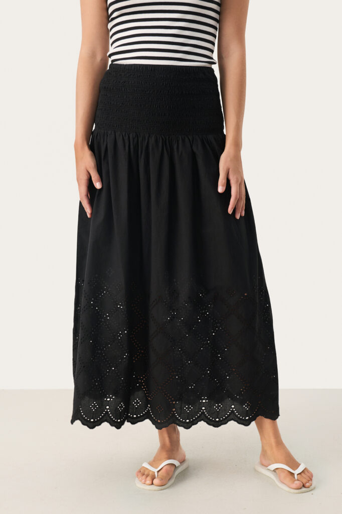 Jupe longue à détails délicats de broderie anglaise