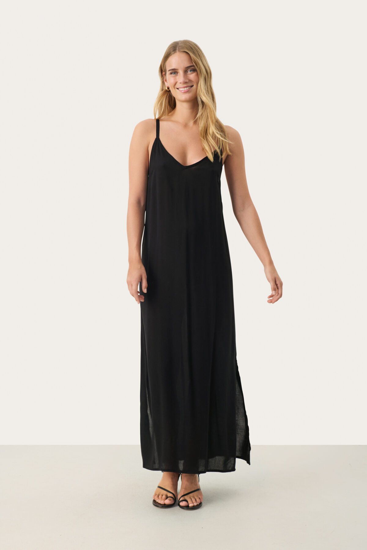 Robe longue fluide à bretelles
