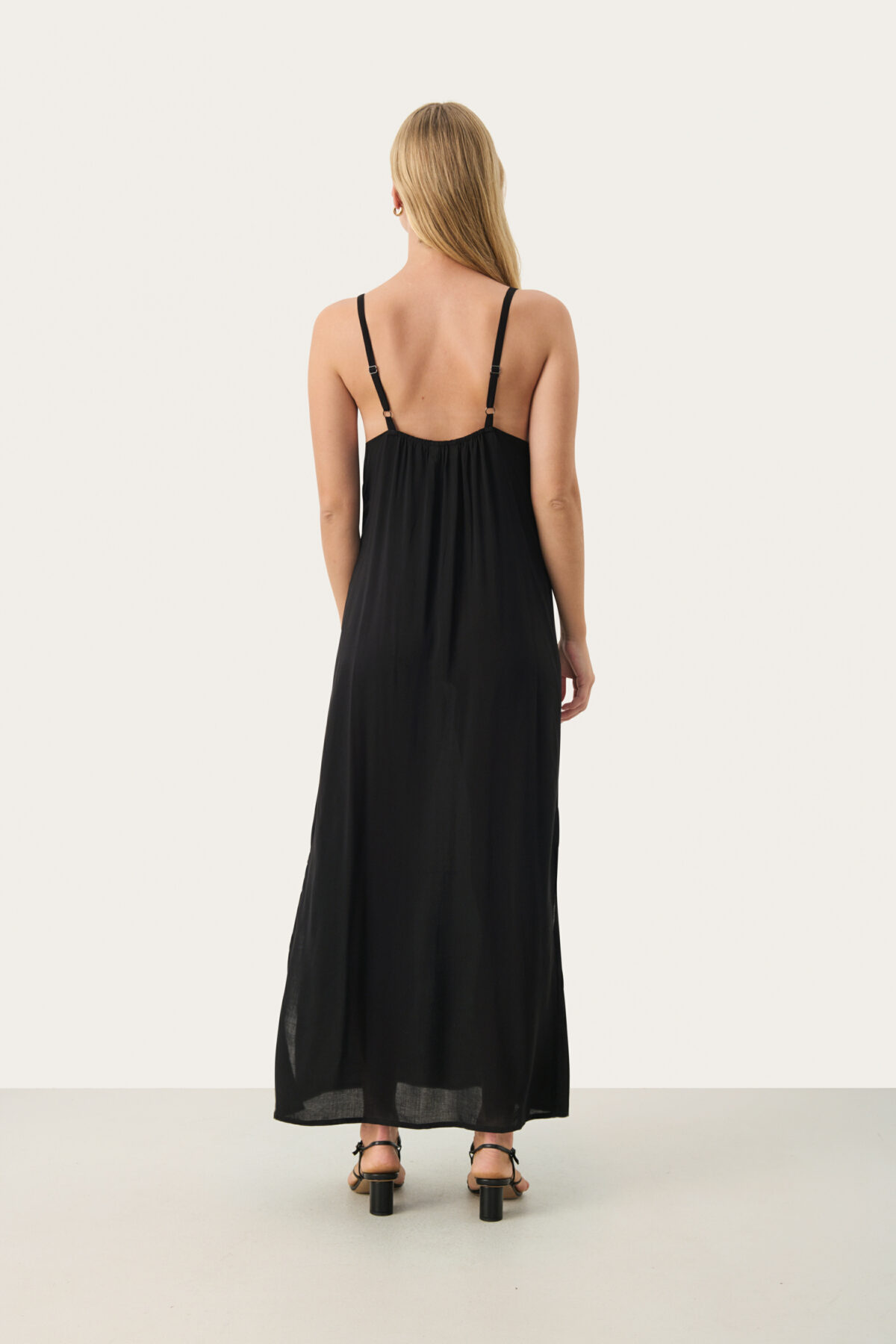 Robe longue fluide à bretelles – Image 3