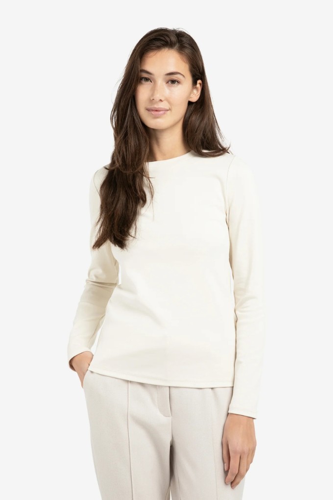 Haut manches longues en coton épais blanc YAYA pour femme porté vue de face