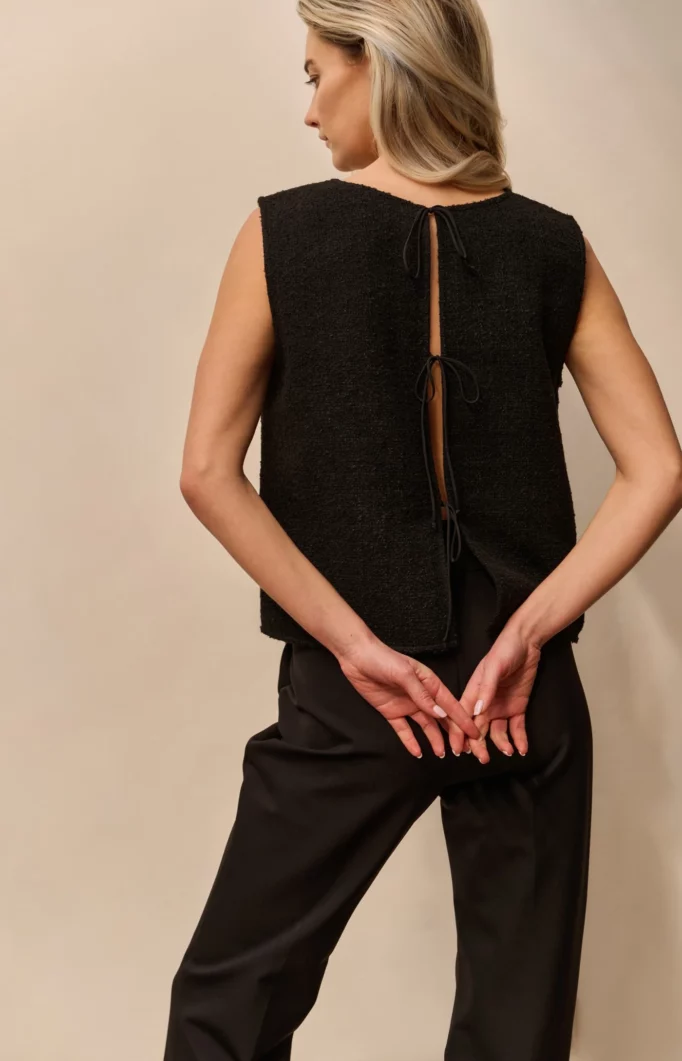 Haut sans manches avec nœuds noir YAYA pour femme portée look complet