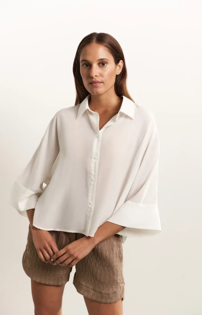 Chemise courte à manches mi-longues