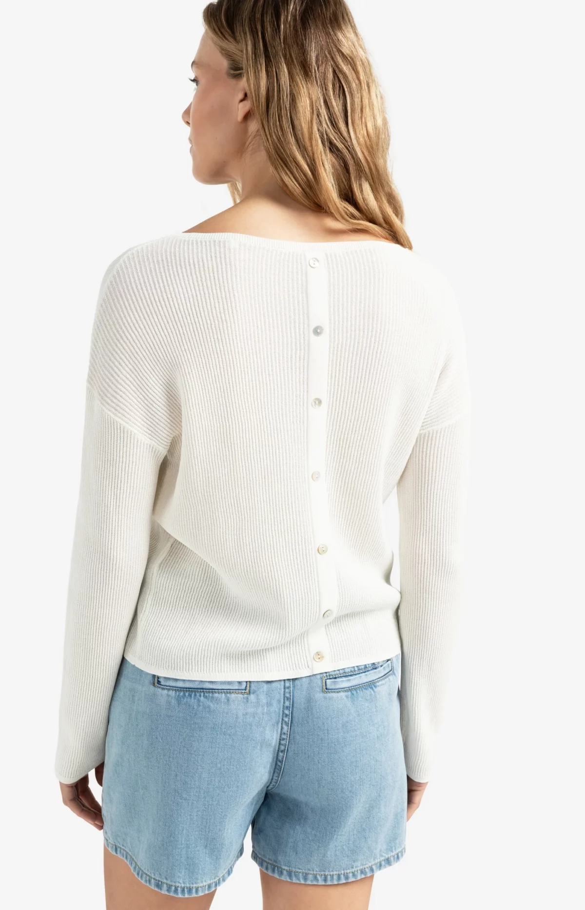 Pull en maille avec bouton au dos – Image 3