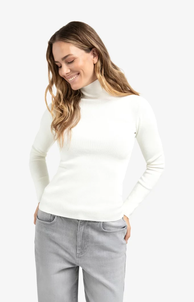Sous pull en maille blanc YAYA pour femme porté vue de face