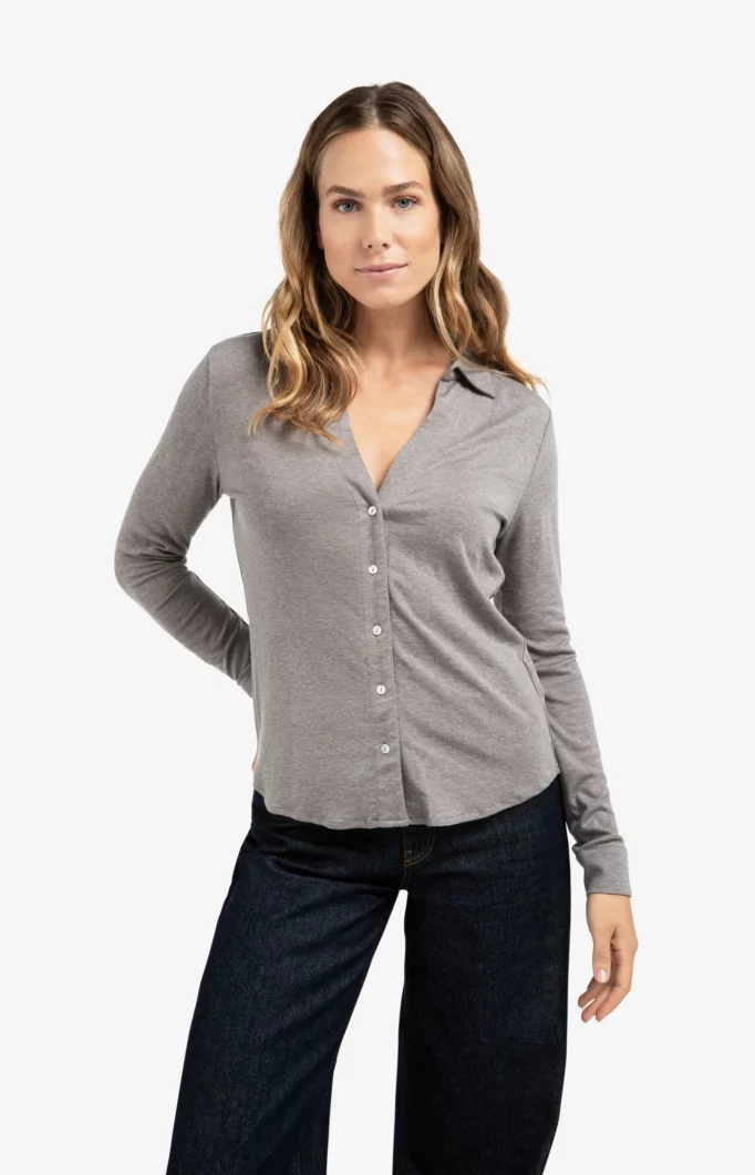 Chemise col v en lyocell et laine gris YAYA pour femme porté vue de face