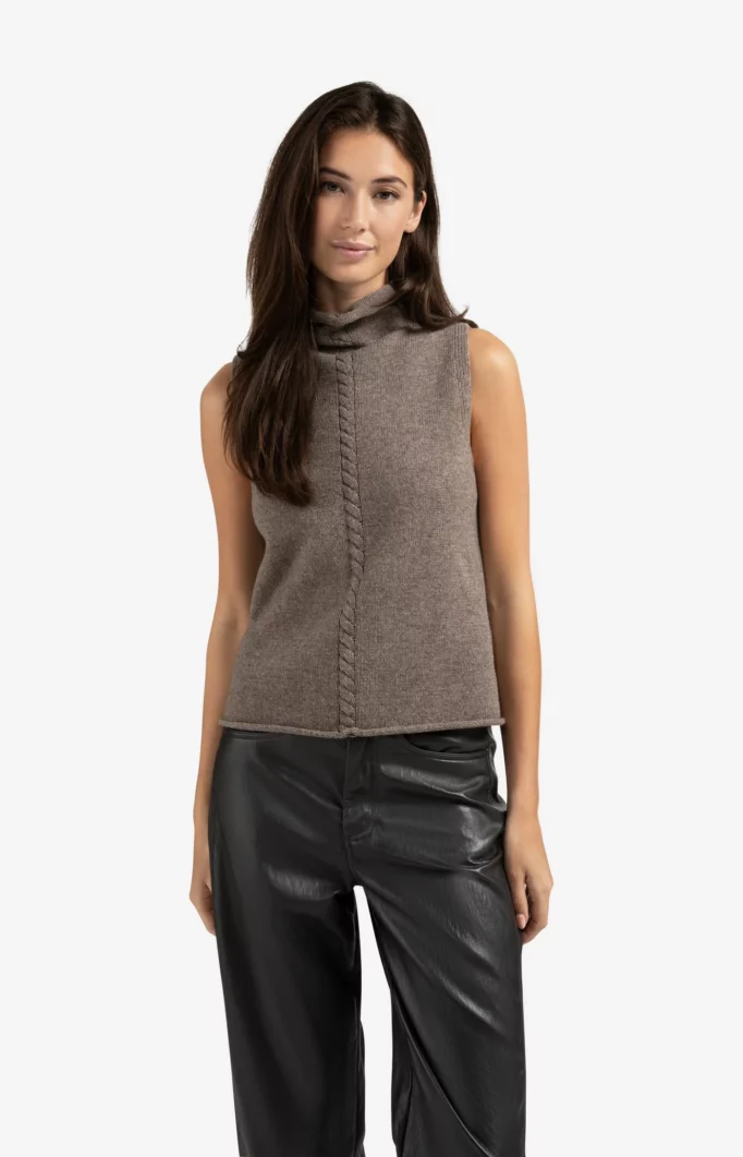 Pull torsadé sans manches en laine