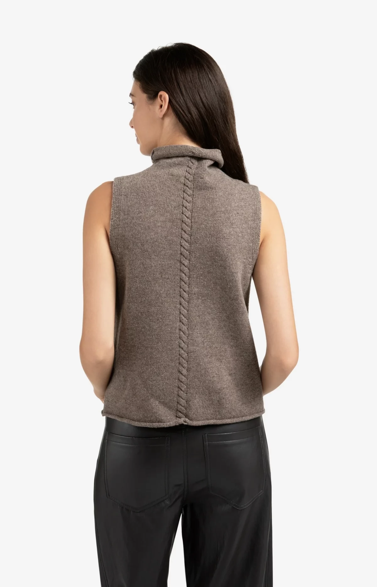 Pull torsadé sans manches en laine – Image 3