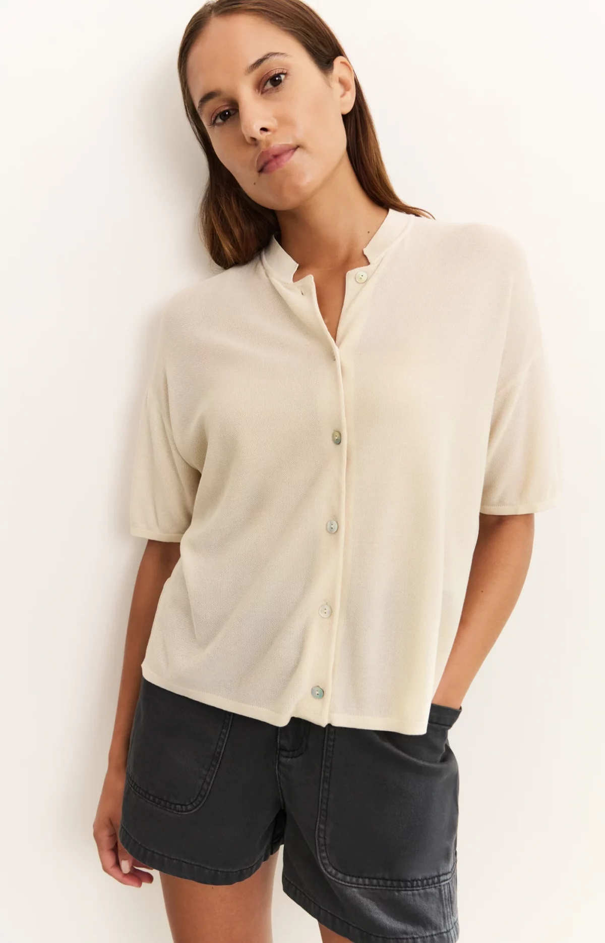 Cardigan boutonnée à manches courtes – Image 4